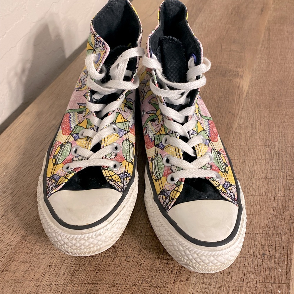 90’s Tropical island scene Converse high tops